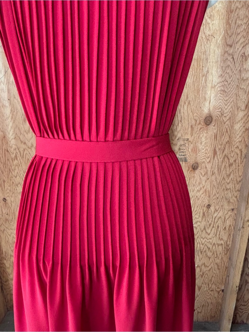 Albert Nipon Red Pleated Sleeveless Dress with Waist Tie & Rosette Size 6 - Picture 6 of 11